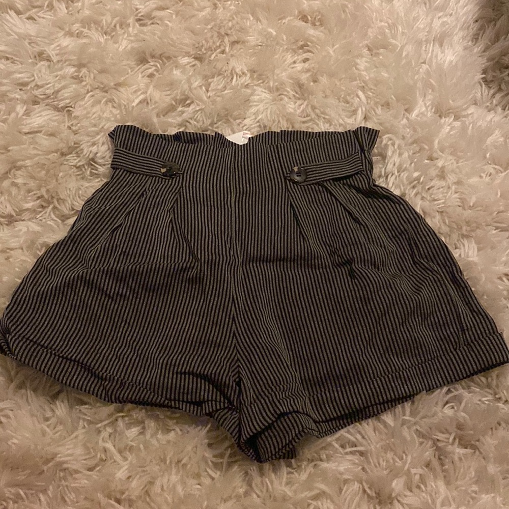 NWT Charlotte Russe shorts size small